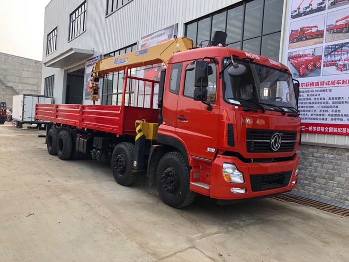 東風天龍前四后八隨車吊