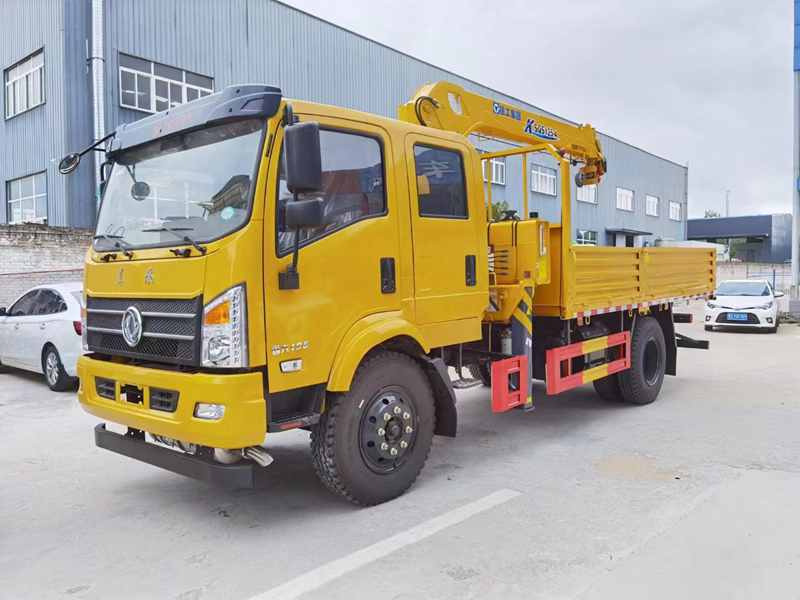 東風雙排座隨車吊