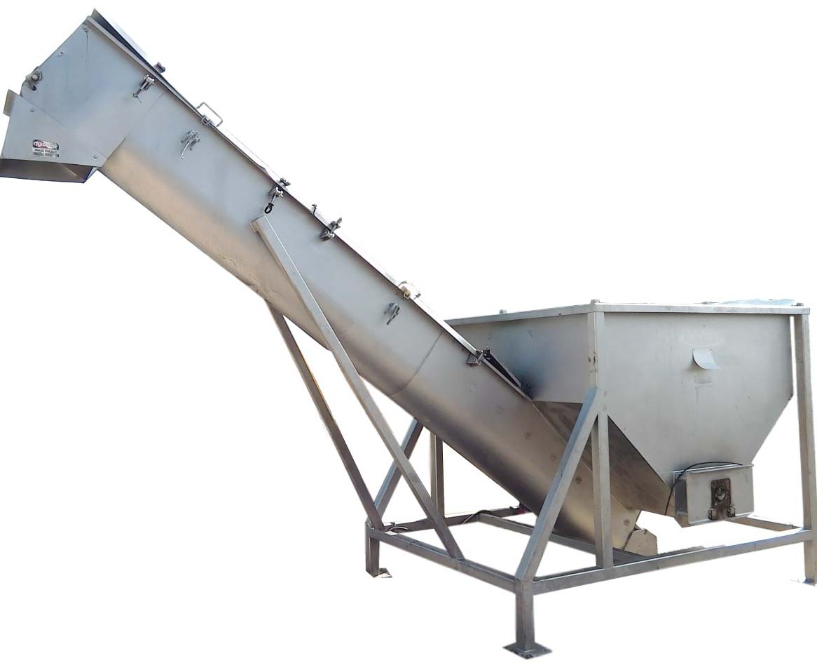 帶料倉(cāng)的蛟龍輸送機(jī).jpg 帶料倉(cāng)的蛟龍輸送機(jī).jpg